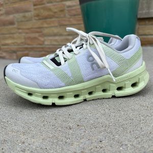 On Cloudgo women’s size 6